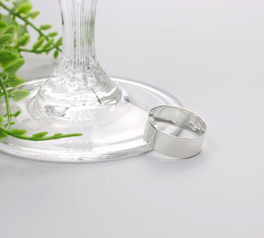 Argentium® 935 silver band features a subtle anticlastic curve—gently contoured to enhance both comfort and style.
