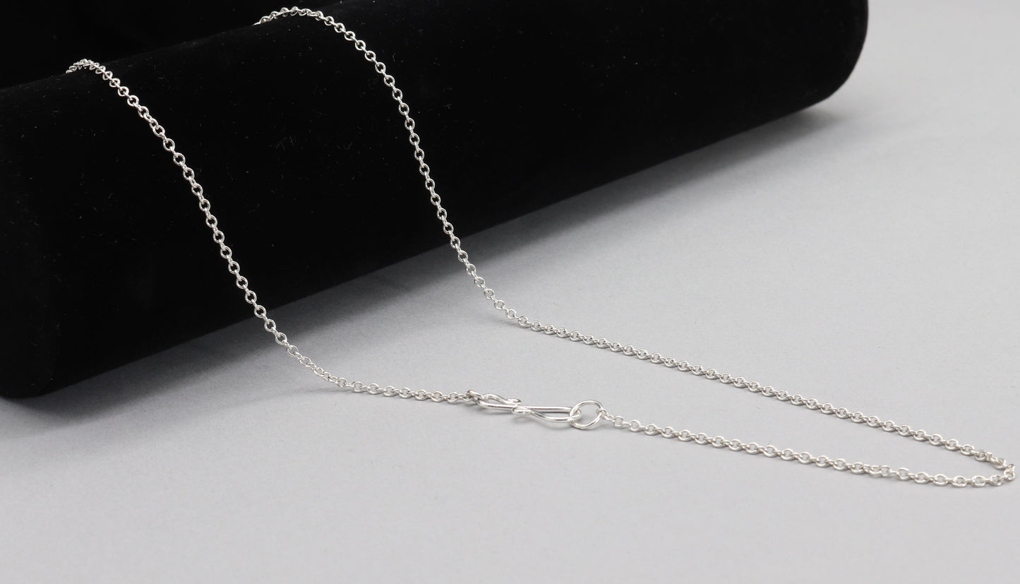 Introducing our handcrafted .935 Argentium® Silver Oval Chain Necklace, a stunning blend of style, durability, and comfort. This necklace features a bright white finish, tarnish resistance, and hypoallergenic properties, making it perfect for everyday wear or special occasions.