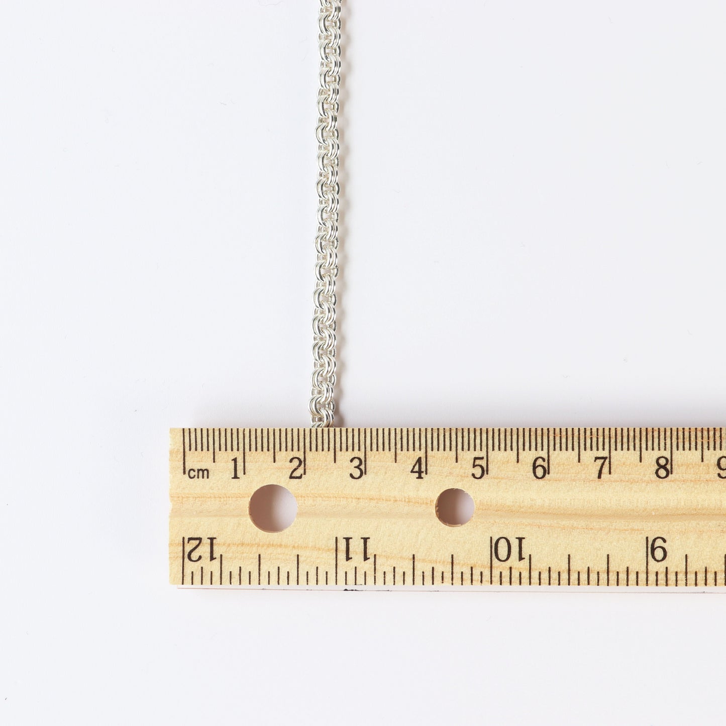 Chain Width is illustrated next to a ruler displaying the width in 0.4 cm or 4 mm