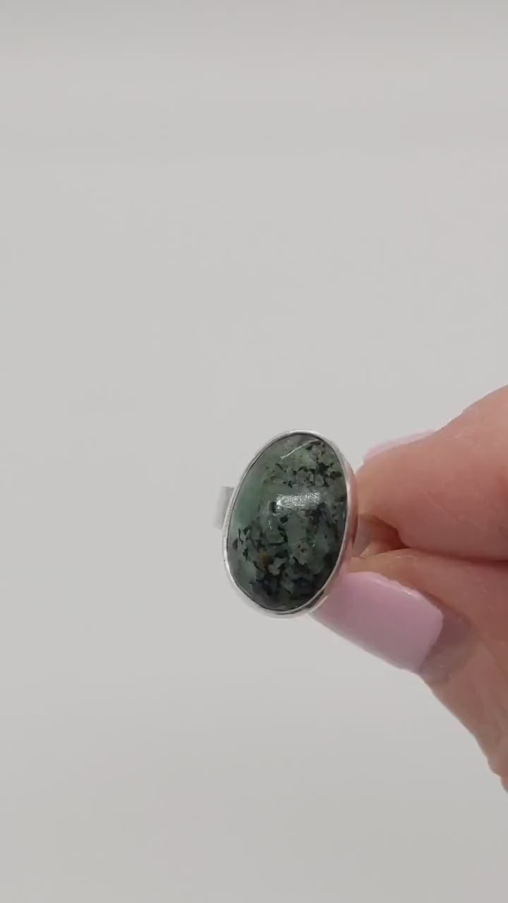 A video demo showing the features and shine of the fraser river turquoise ring.