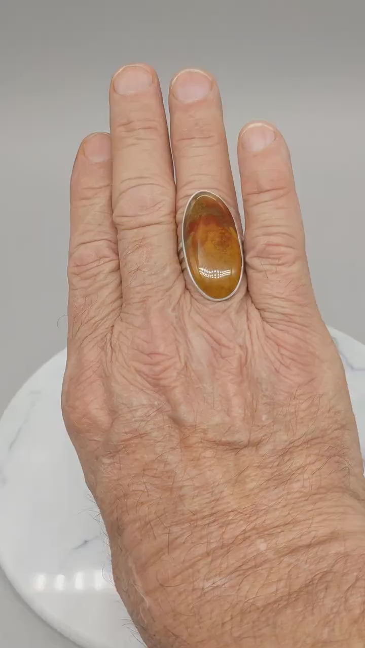 Video demo of ring on mans hand.
