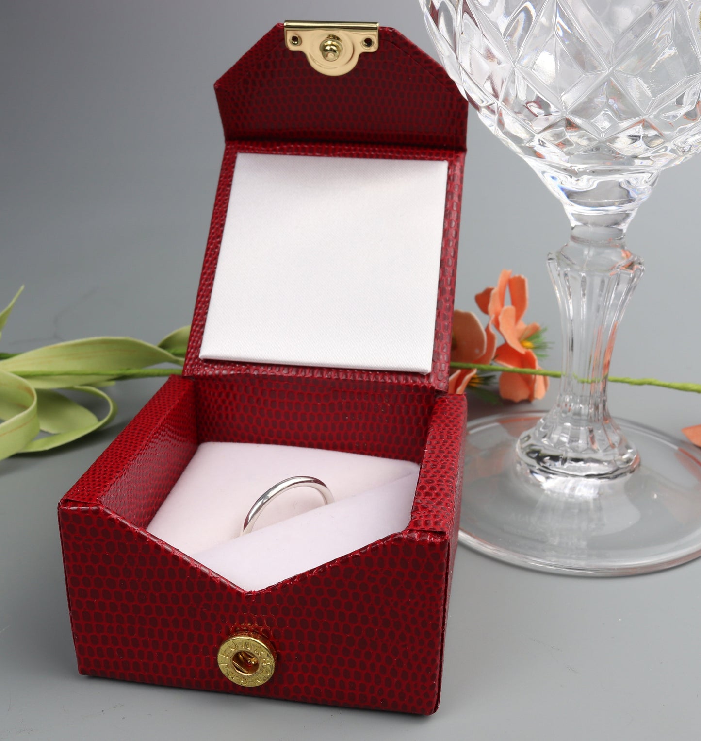Gift Box with Classic Round Ring—Handcrafted in solid durable 935 Argentium® silver, ensuring long-lasting quality. 