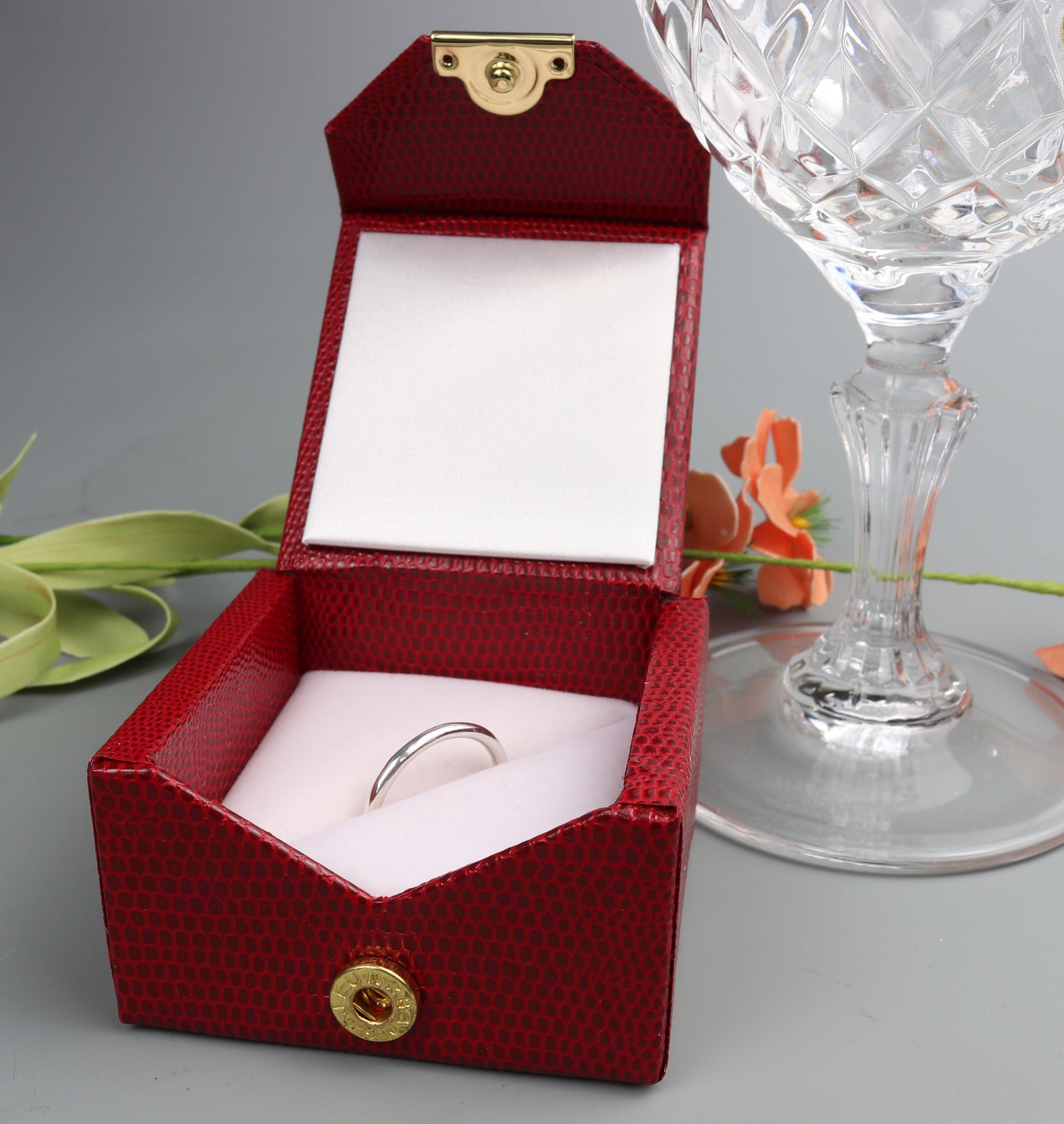 Gift Box with Classic Round Ring—Handcrafted in solid durable 935 Argentium® silver, ensuring long-lasting quality. 