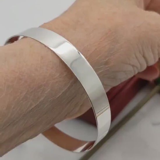 Demo clip of solid Argentium silver bangle 9.5mm width