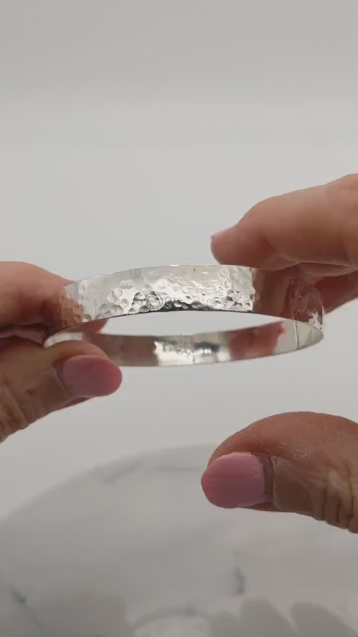 Short demo of Argentium hammered bracelet.